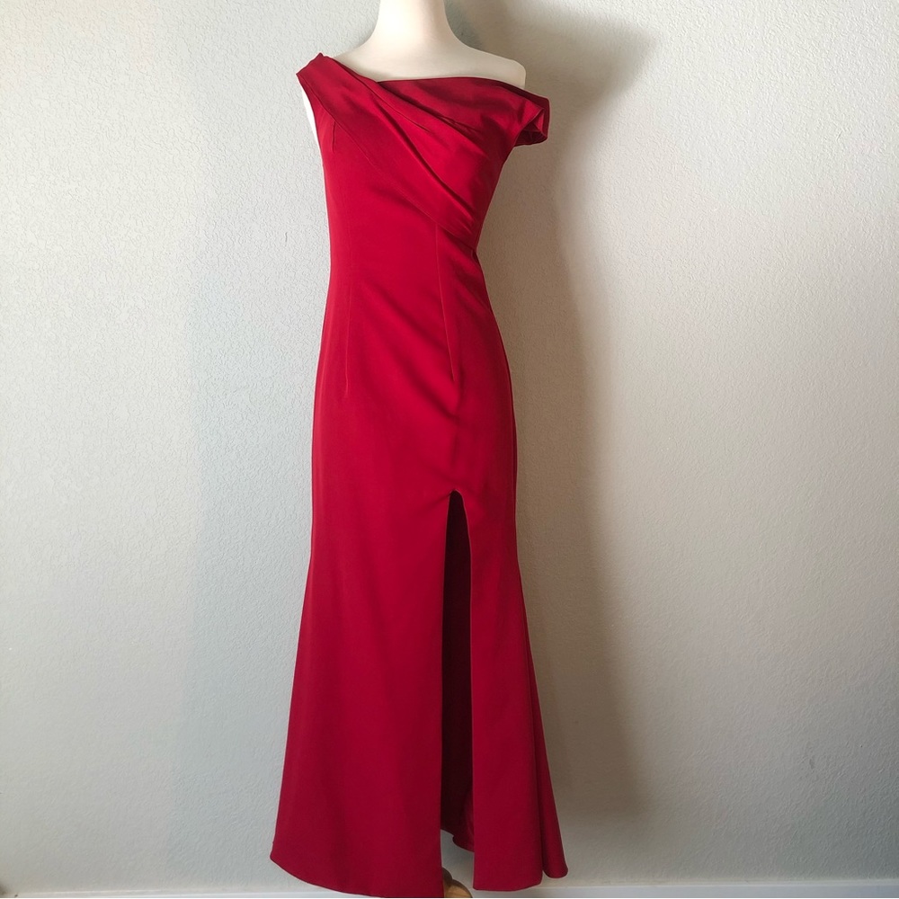 Asymmetrical Off Shoulder Dress with Slit by METISU